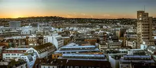 九游体育官网-斯图加特发布备战花絮,赛前官宣签约,CBA季后赛任务艰巨,数据趋势出现新变化(斯图加特遭非洲杯重创)