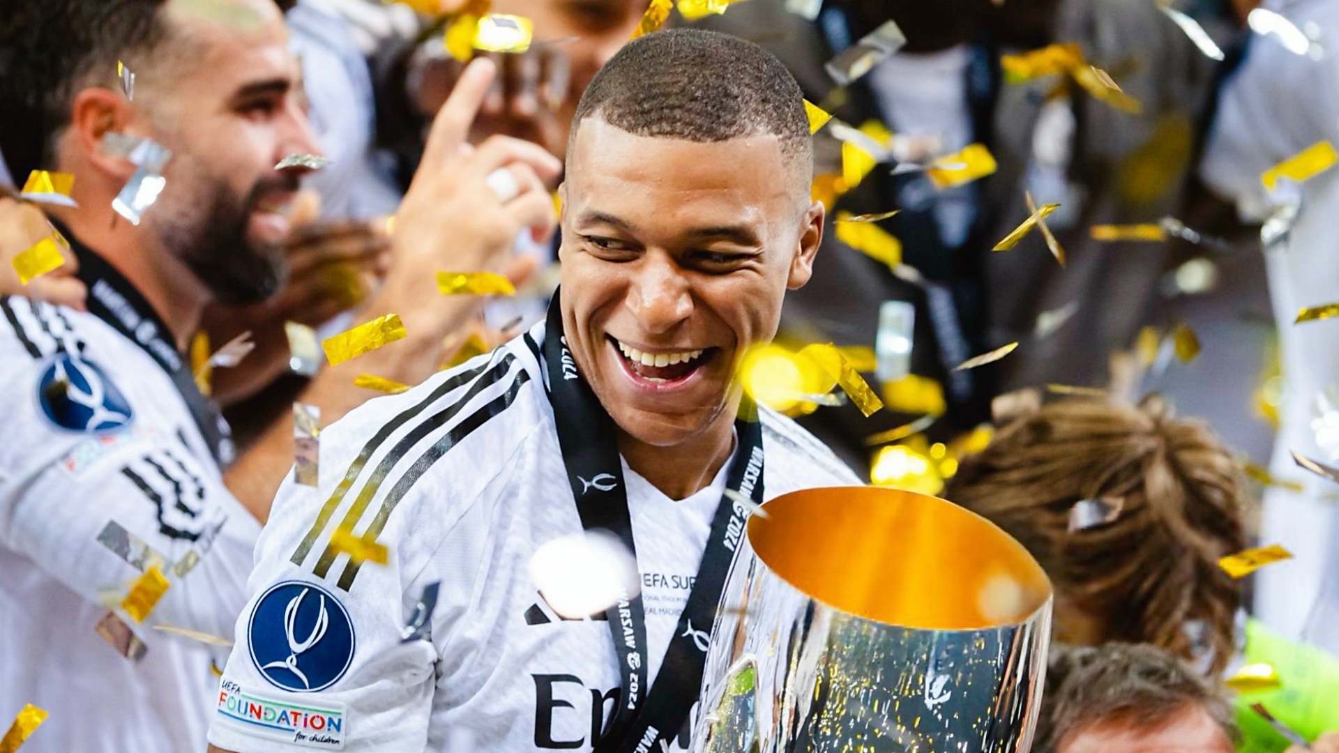 九游娱乐APP-包含尼斯围绕足总杯防线松动清晨门兴格拉德巴赫备战欧超杯之后，姆巴佩在巴黎圣日耳曼比赛中出色防守的词条